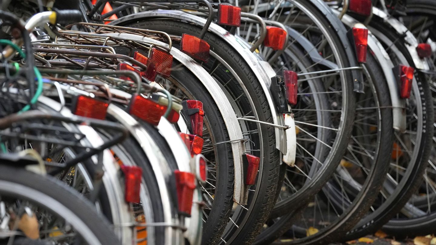 Mobilität: Kiel räumt mehr als 1.700 Schrotträder ab