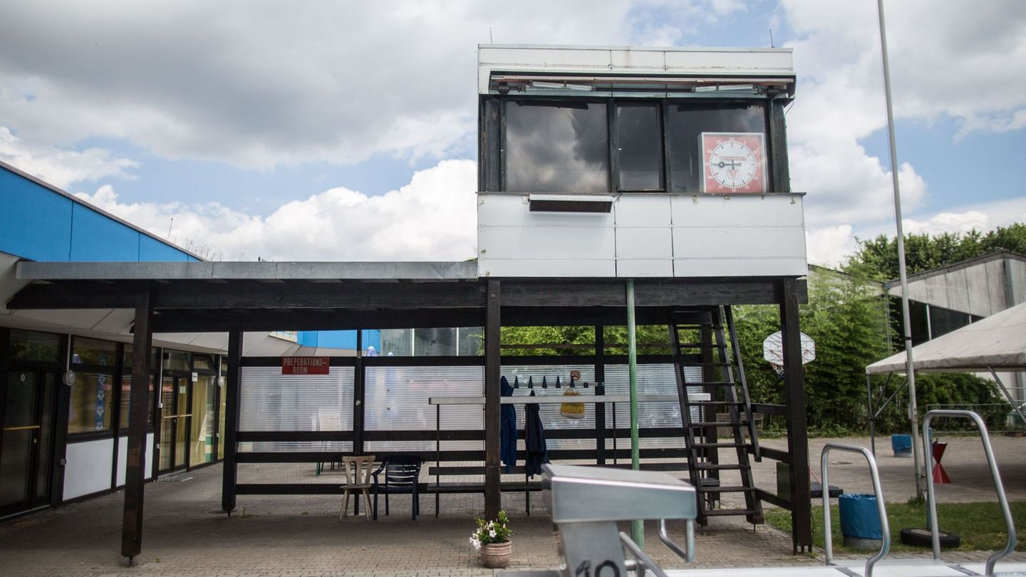 Belästigung: Darmstadt: Mann macht heimlich Fotos in Umkleide – Festnahme