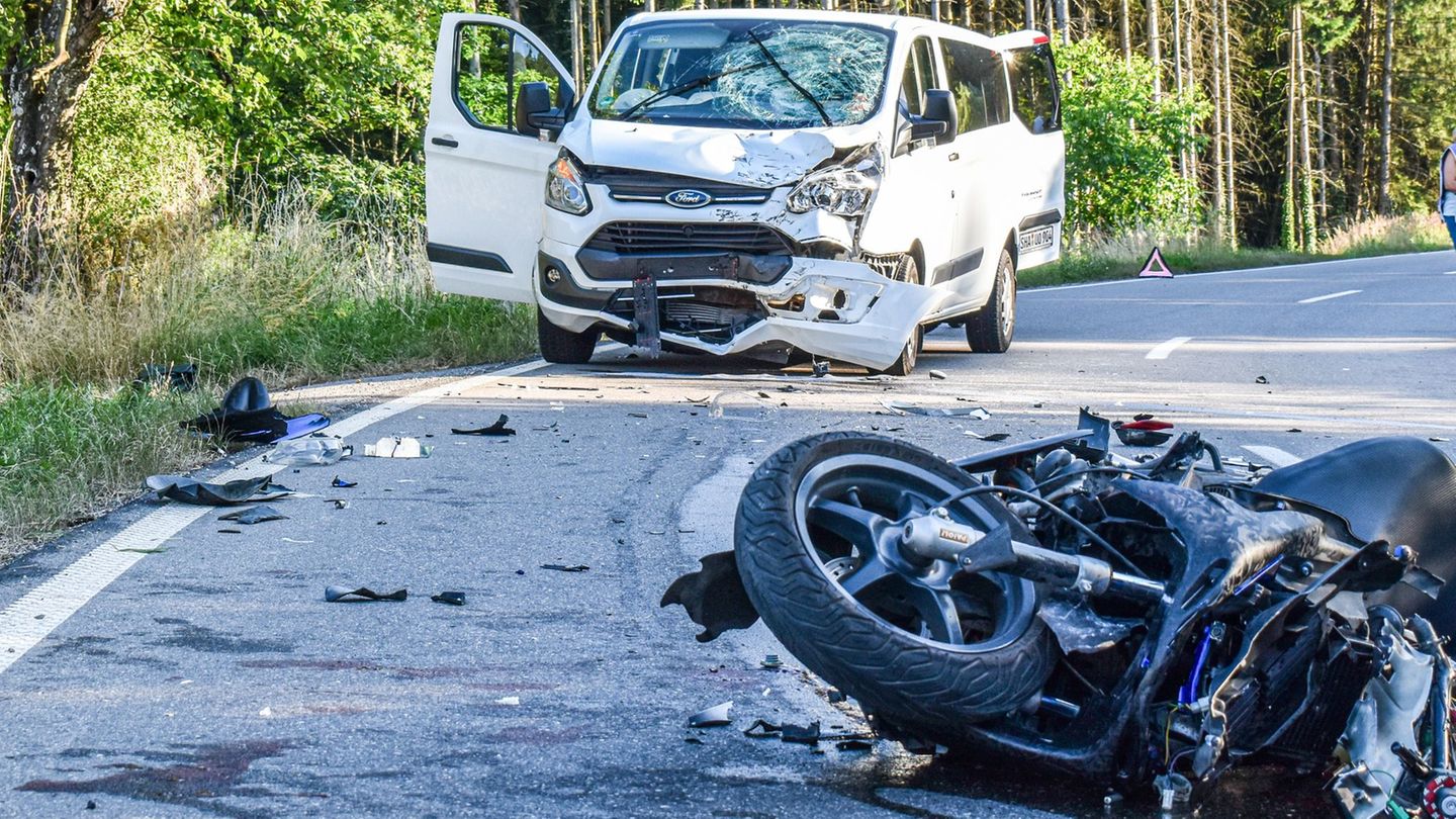 Verkehr: Schwerer Unfall mit Motorroller – B298 bei Gaildorf gesperrt