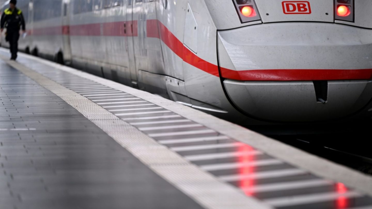 Angriff mit Hammer und Beil in ICE: Motiv von Verdächtigem unklar
