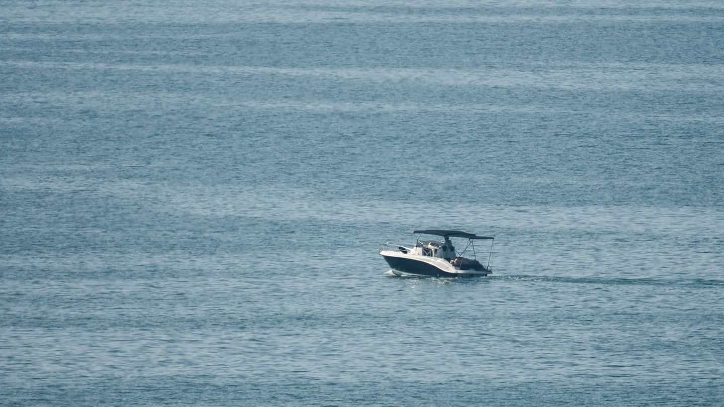 Vermisstensuche: Rettungskräfte suchen einen Vermissten im Bodensee