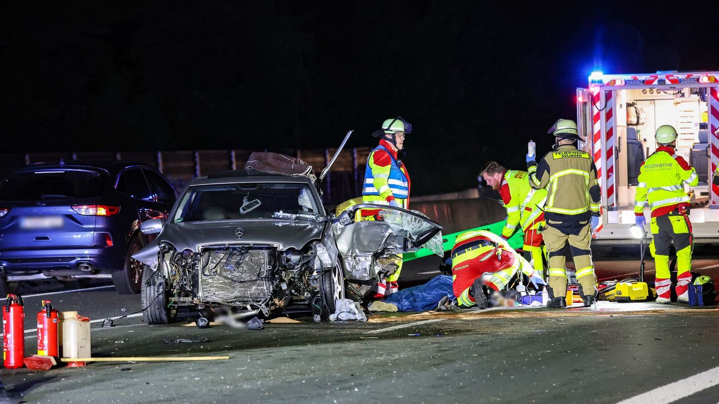 Unfall: Zwei Menschen bei Unfall auf A3 verletzt