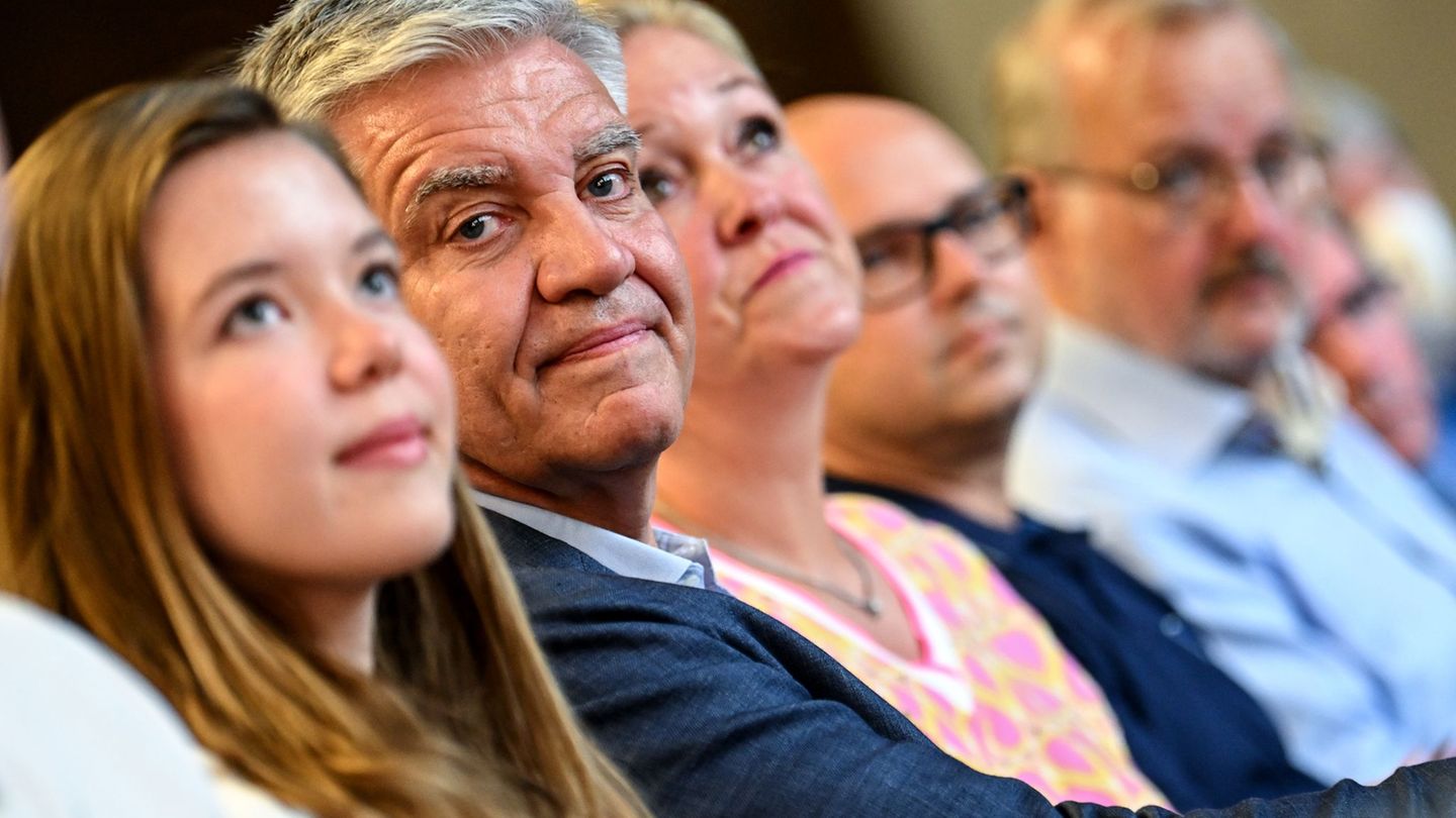 Handball-Bundesliga: Frank Steffel bleibt Füchse-Präsident