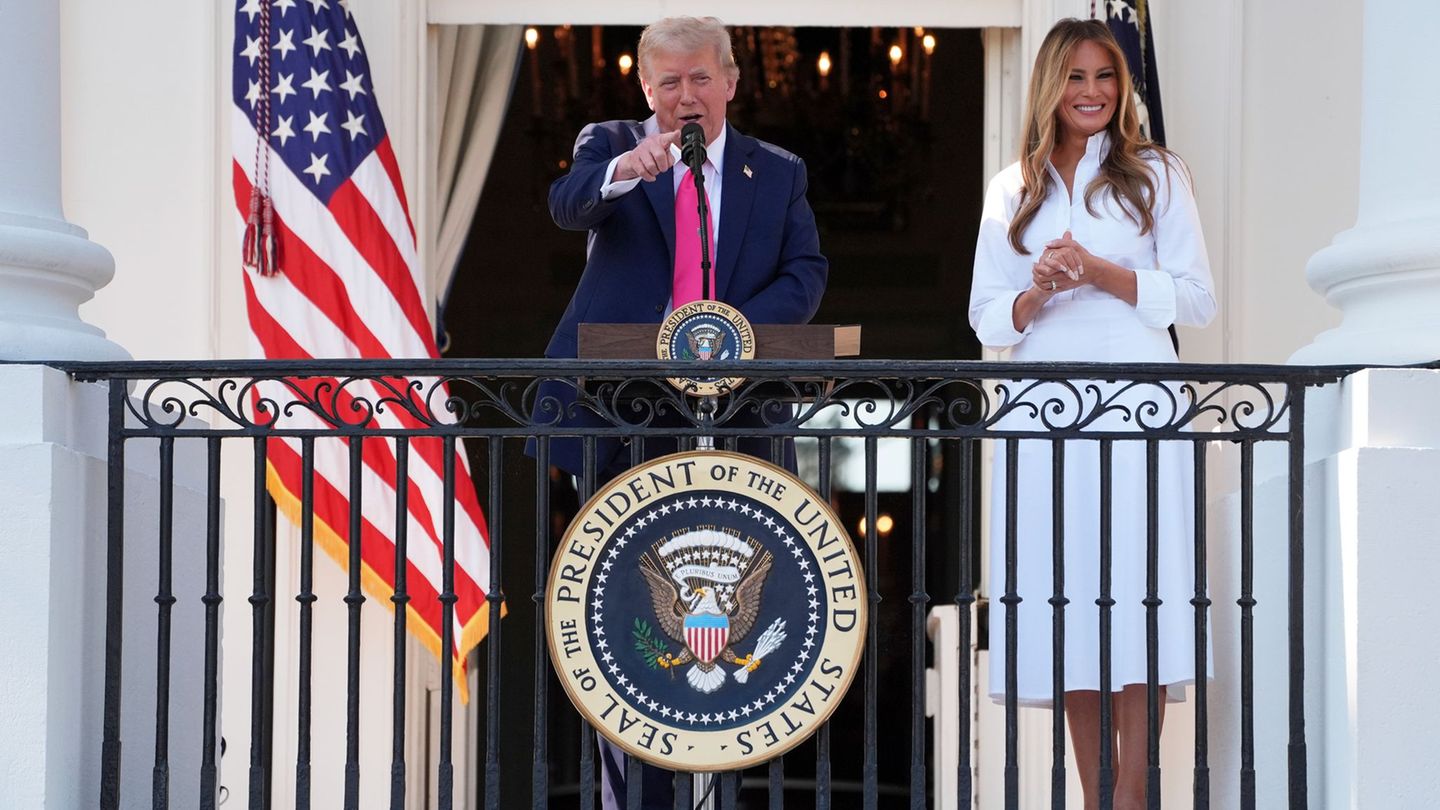 Unabhängigkeitstag: Trump unterzeichnet Steuer-Gesetz