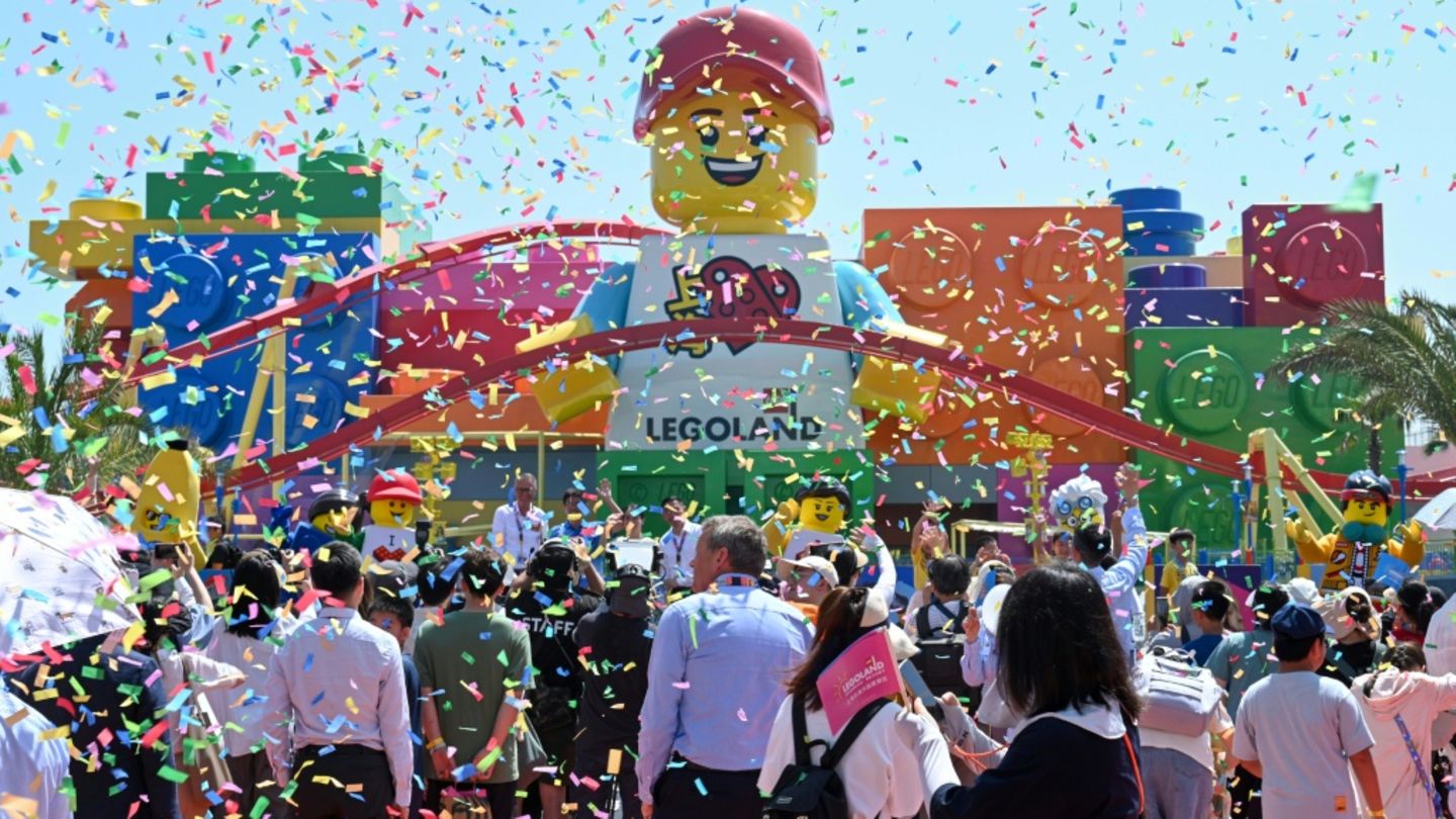 Größtes Legoland der Welt in Shanghai eröffnet