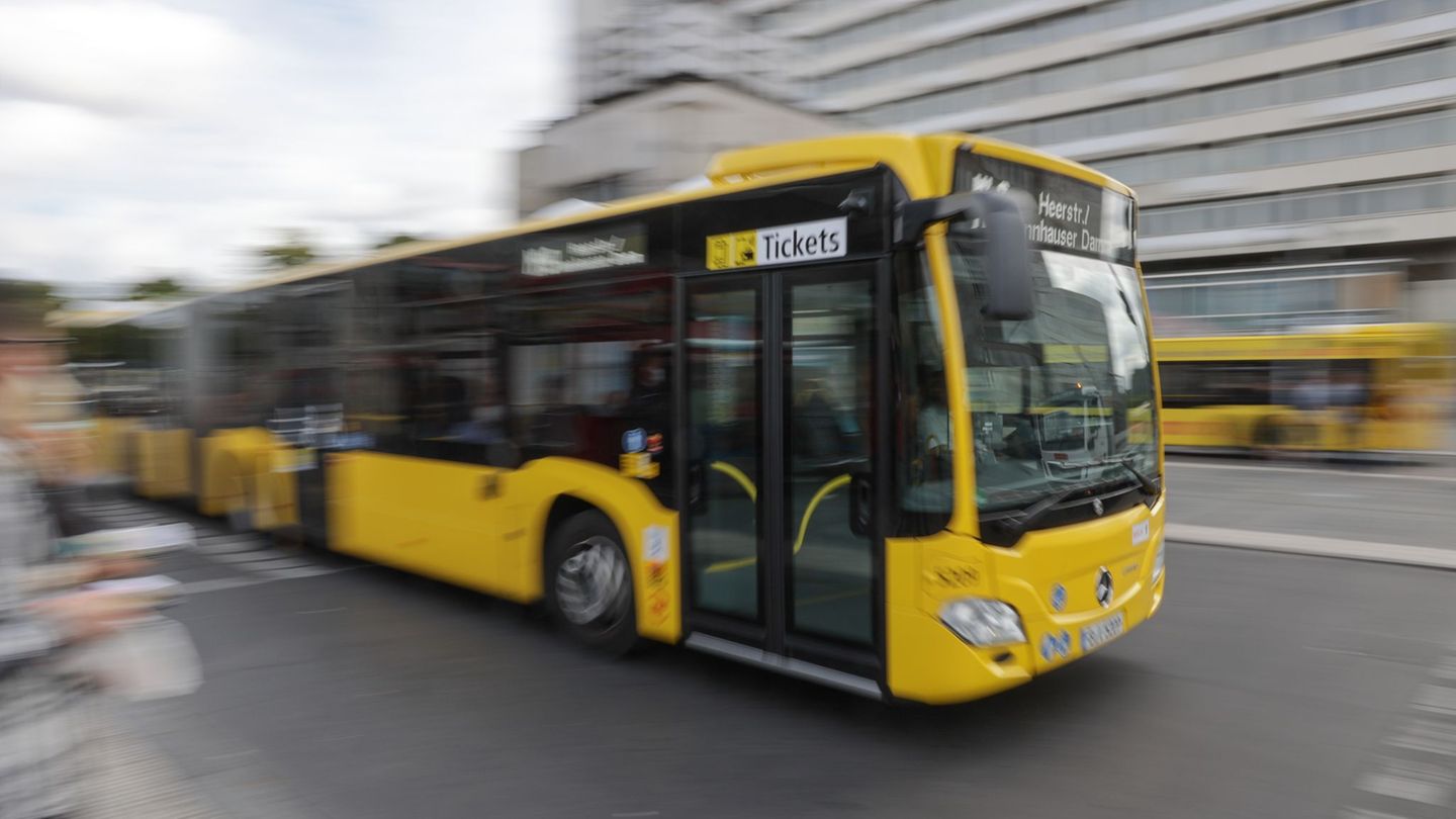 Vollbremsung: Elf Verletzte bei Busunfall in Berlin