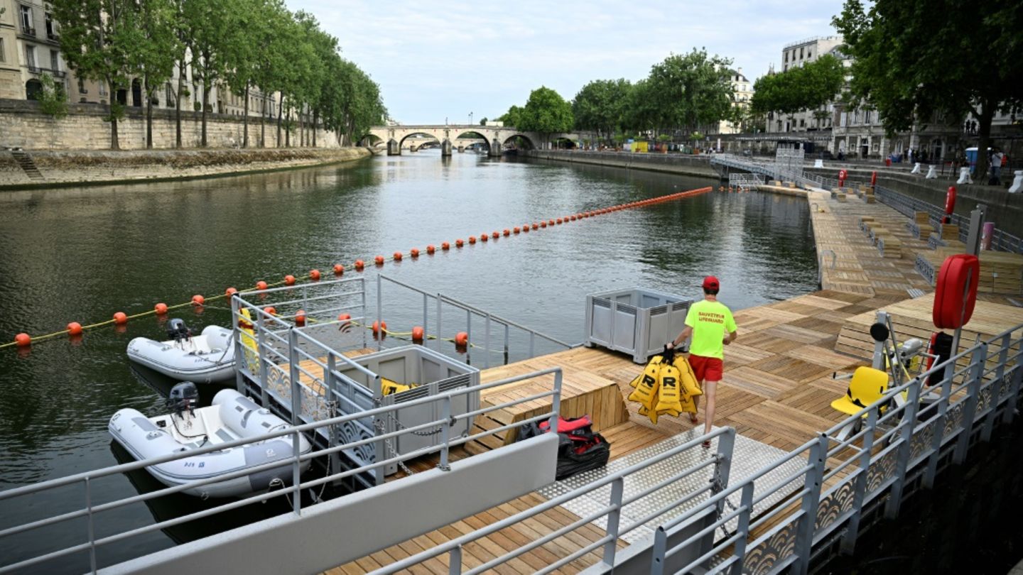 Erstmals seit mehr als 100 Jahren wieder öffentliches Baden in der Seine in Paris