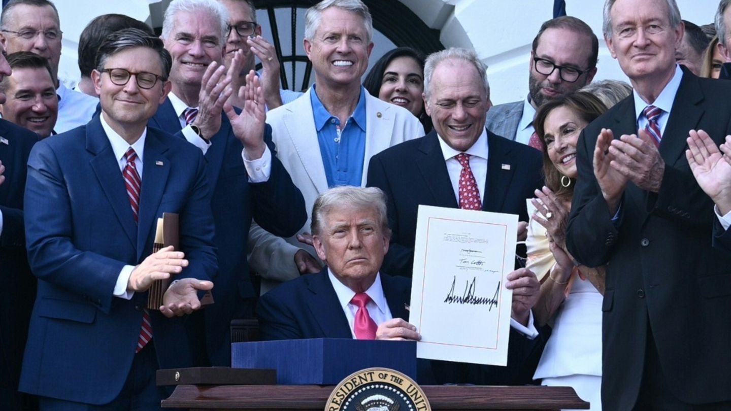 Am Unabhängigkeitstag: Trump unterzeichnet umstrittenes Haushaltsgesetz
