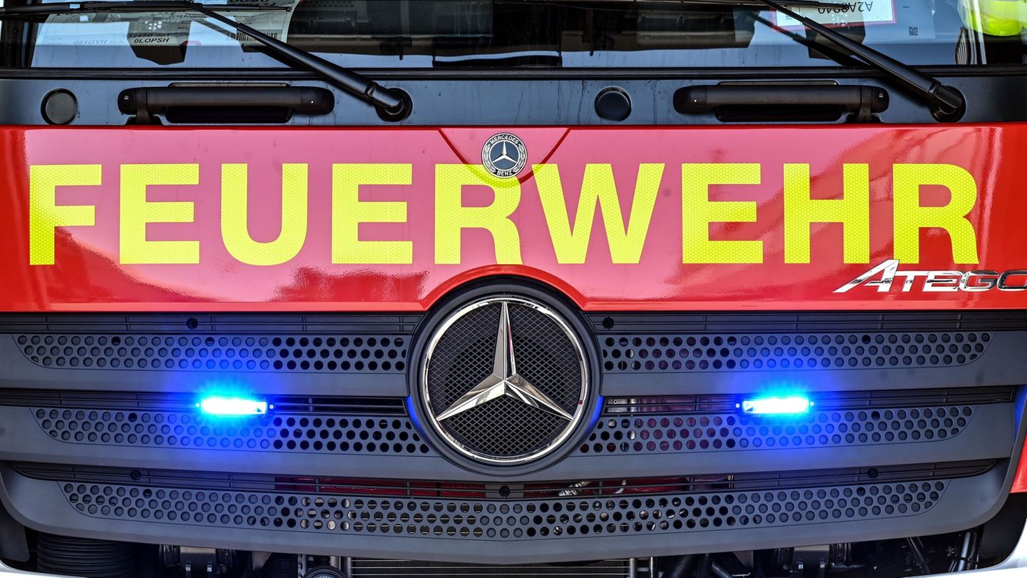 Feuerwehreinsatz: Sechs Menschen bei Brand in Düsseldorf leicht verletzt