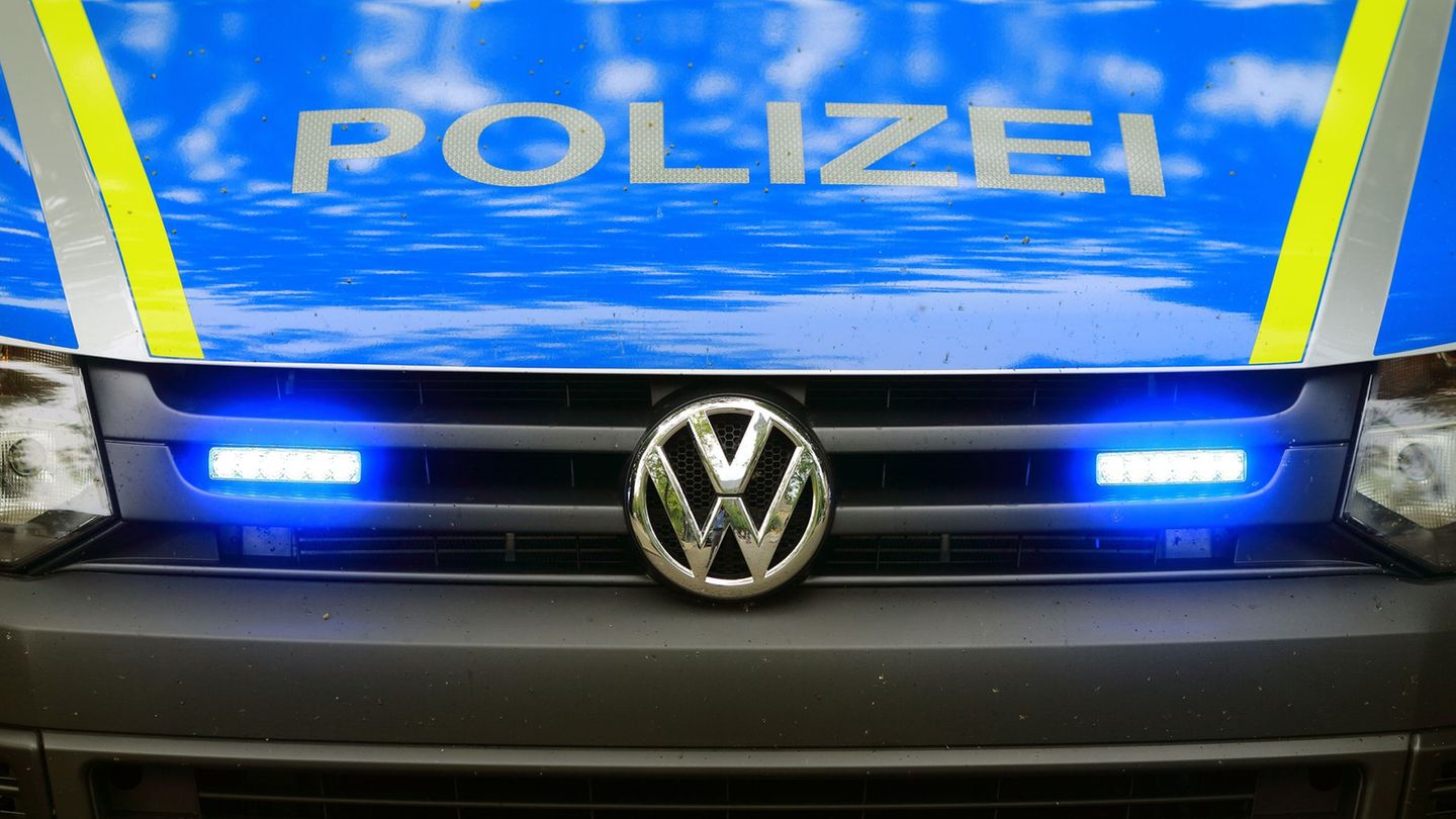 Landkreis Kaiserslautern: Fußgänger bei Überqueren von Straße tödlich verletzt