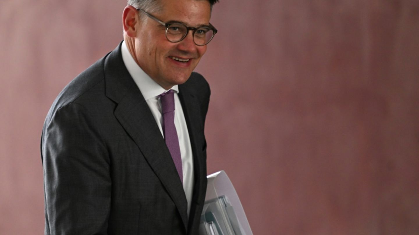 Rhein verlangt zügige Stromsteuersenkung für alle