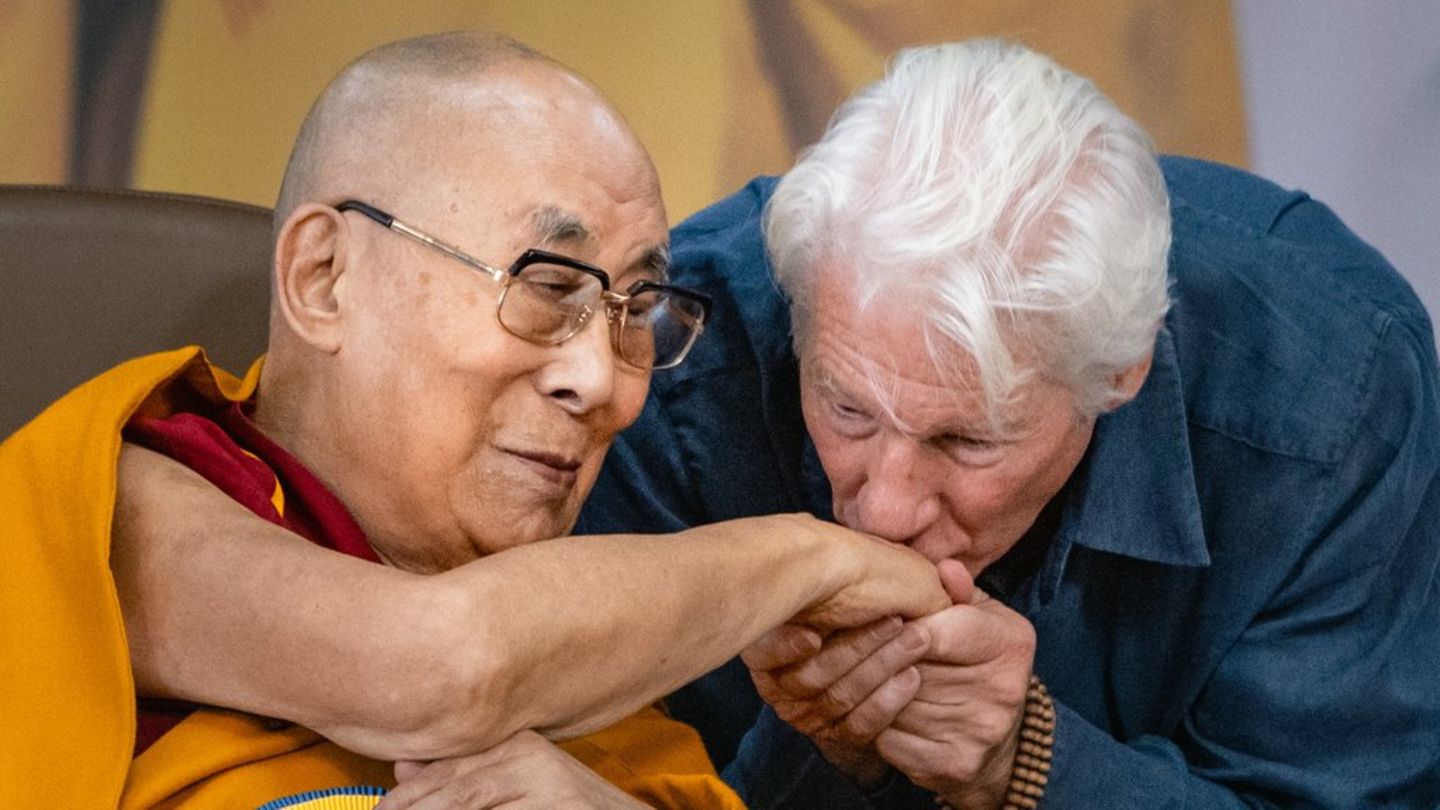 90. Geburtstag des Dalai Lama: Richard Gere lässt ihn in Indien hochleben