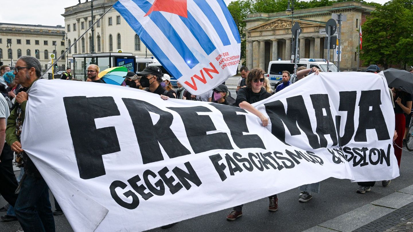 Linksextremismus: Demonstration für Maja T. – Farbanschlag in Leipzig