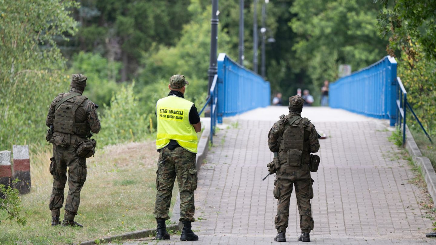 Migration: Polen und Deutsche kontrollieren Reisende an der Grenze