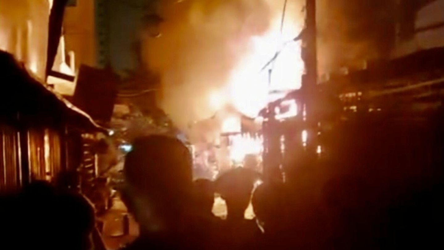 Acht Tote bei Brand in Wohnblock in Vietnam