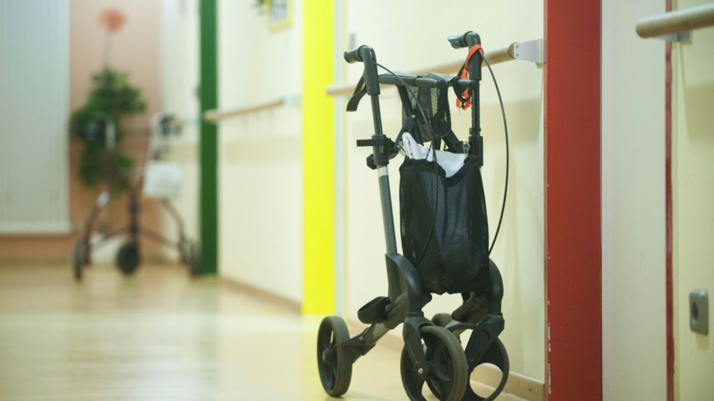 Vor Treffen von Bund-Länder-Kommission: Verbände fordern grundlegende Pflegereform