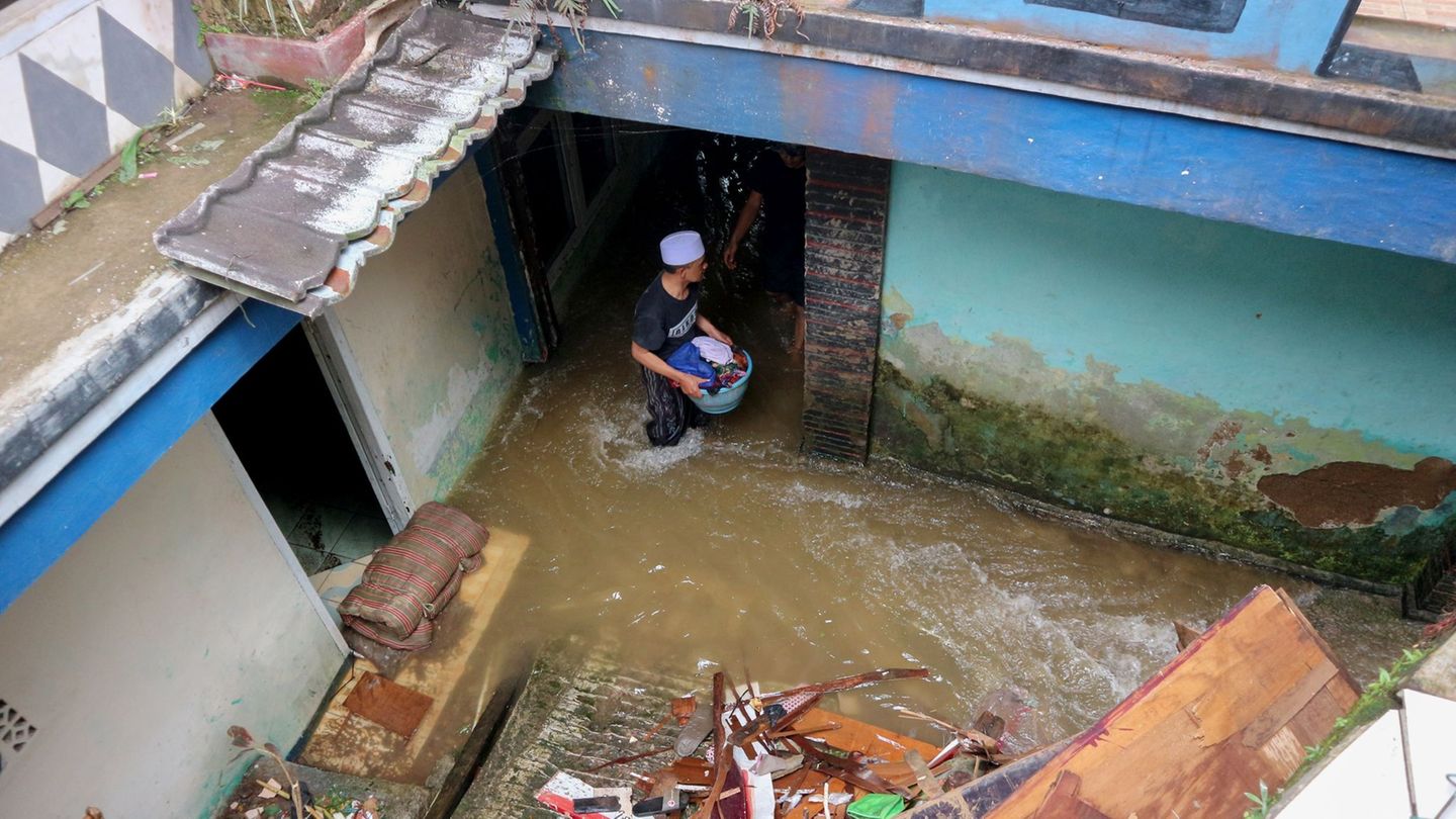 Indonesien: Tote bei Überschwemmungen und Erdrutschen auf Java
