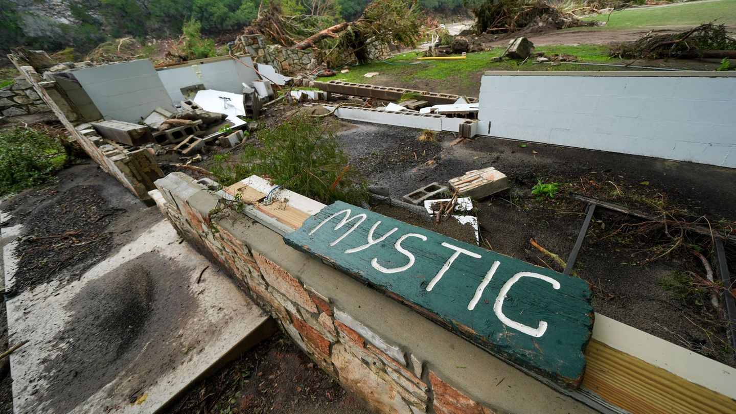 Überschwemmungen: US-Sturzflut: 91 Todesfälle und Stromausfall