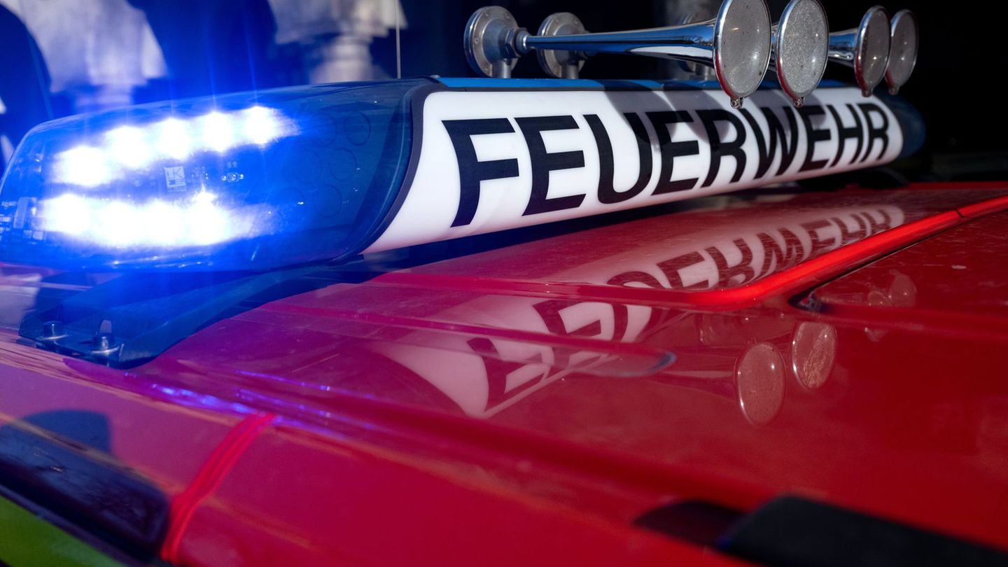 Unfall: Lok rammt Lastwagen – 17.000 Liter Sojaöl ausgelaufen