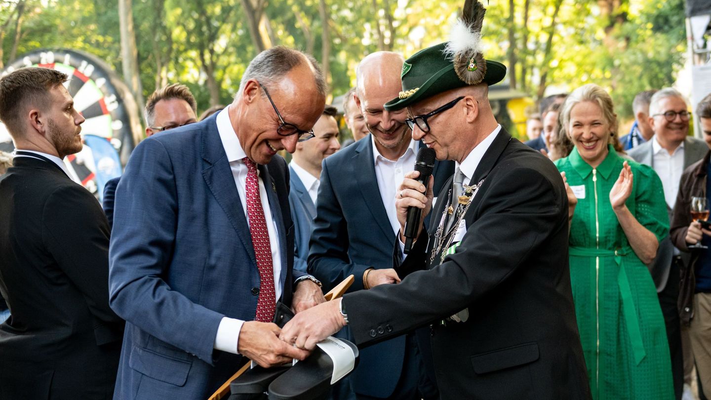 Parlamentarisches Schützenfest: Merz: Schützenvereine machen „großartige“ Integrationsarbeit