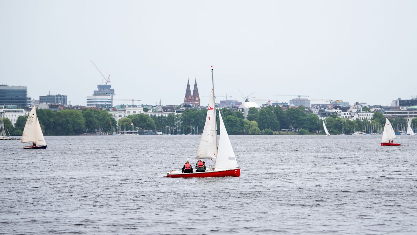 Notfälle: Leiche in der Außenalster entdeckt