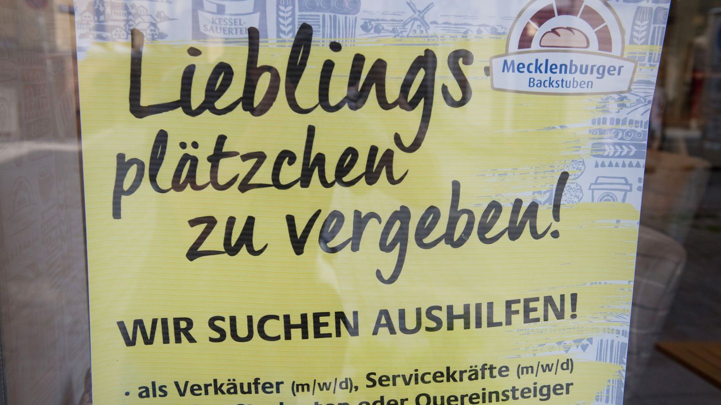 Zusatzleistungen als Anreiz: Womit Arbeitgeber in Stellenanzeigen locken