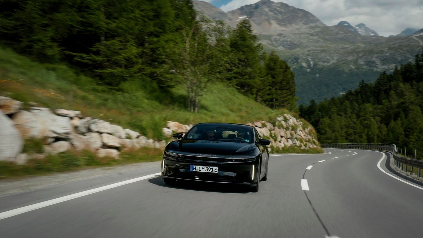 Stromer-Reichweite: Rekordfahrt: E-Auto schafft 1205 Kilometer mit einer Ladung