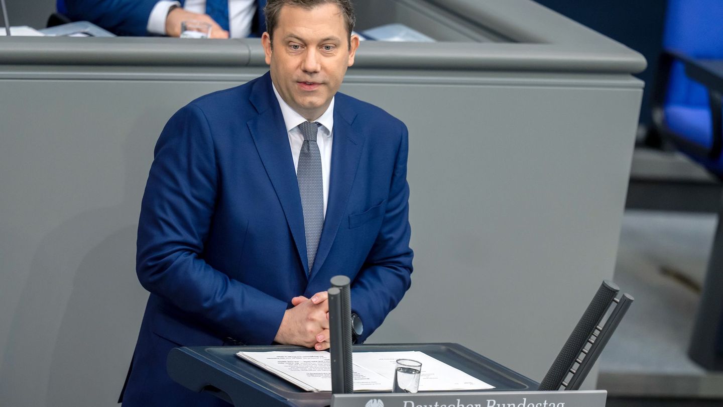 Haushalt: Klingbeil: Bürger sollen Investitionen im Alltag spüren
