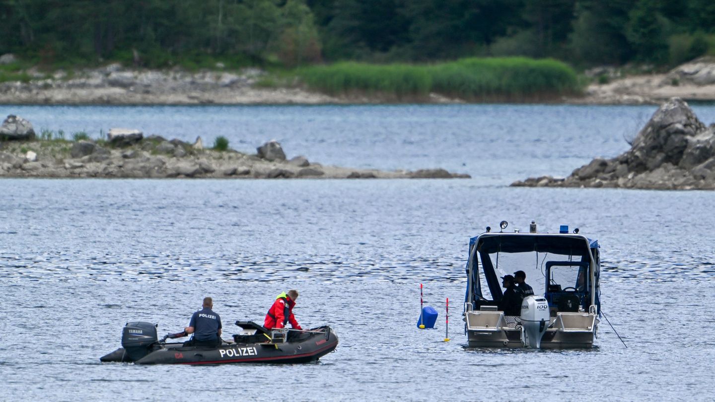 Tretboot-Unglück: Polizei sucht weiter nach Vermissten im Eibsee
