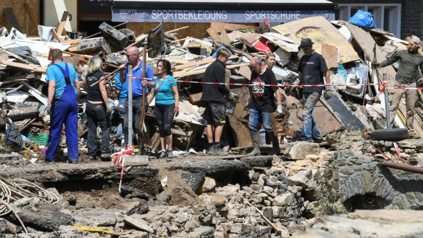 Untersuchungsausschuss zu Flut in Nordrhein-Westfalen legt Schlussbericht vor