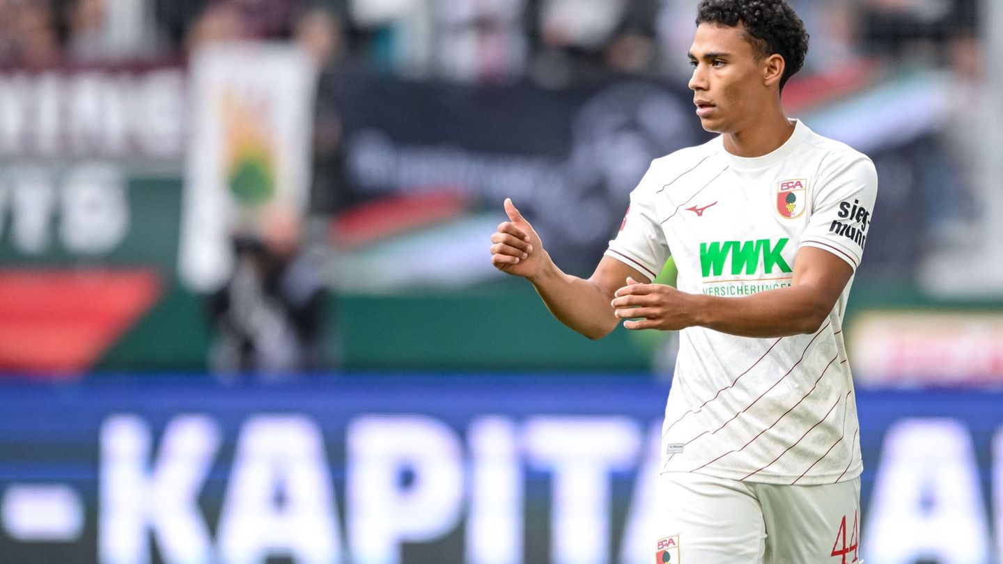 Fußball-Bundesliga: FCA verlängert erneut mit Außenverteidiger Koudossou