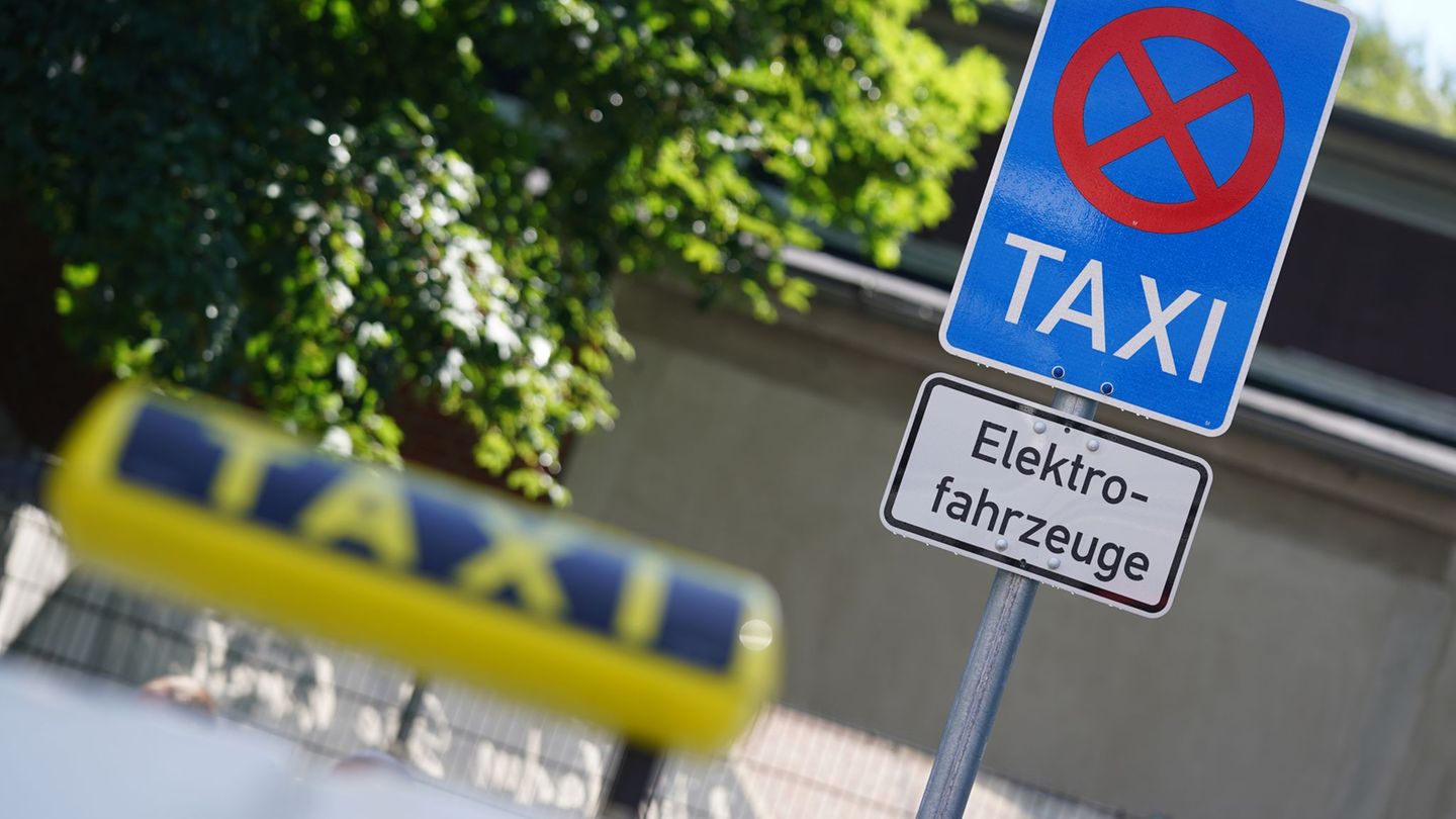 Elektromobilität: Ausbau der E-Taxi-Flotte in Hamburg stagniert