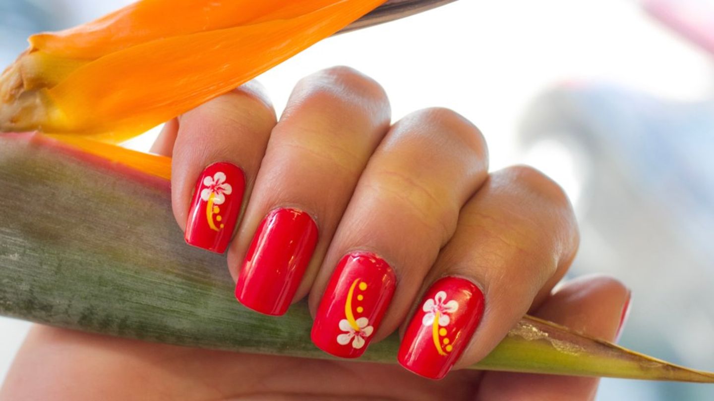 Bunt statt basic: Diese Maniküre-Trends machen Lust auf Sommer