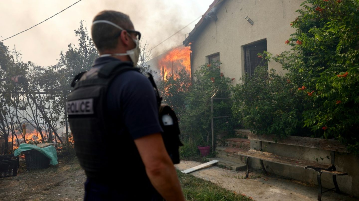 Flächenbrand bei Marseille noch nicht unter Kontrolle