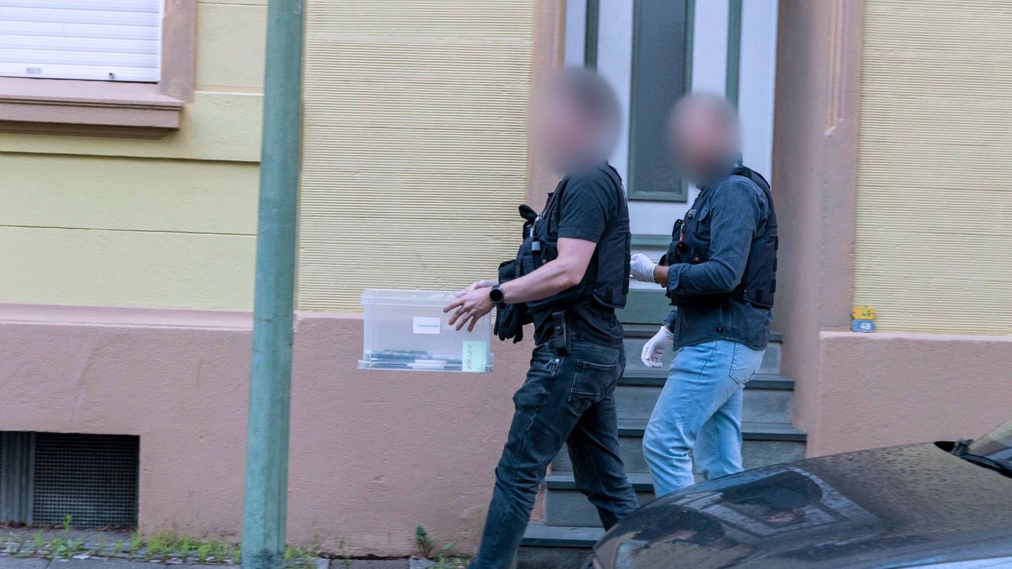 Razzia in NRW: Reul: Polizei hat mögliche Terroraktivitäten gestoppt