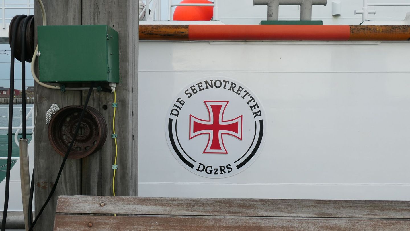 Seenot: Seenotrettung: Segelboot droht vor Fehmarn zu sinken