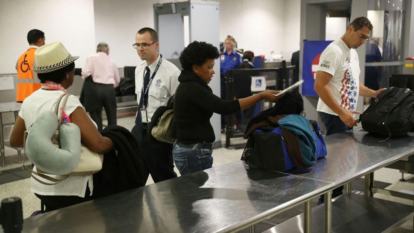 Passagiere an US-Flughäfen dürfen Schuhe bei Sicherheitskontrolle künftig anbehalten