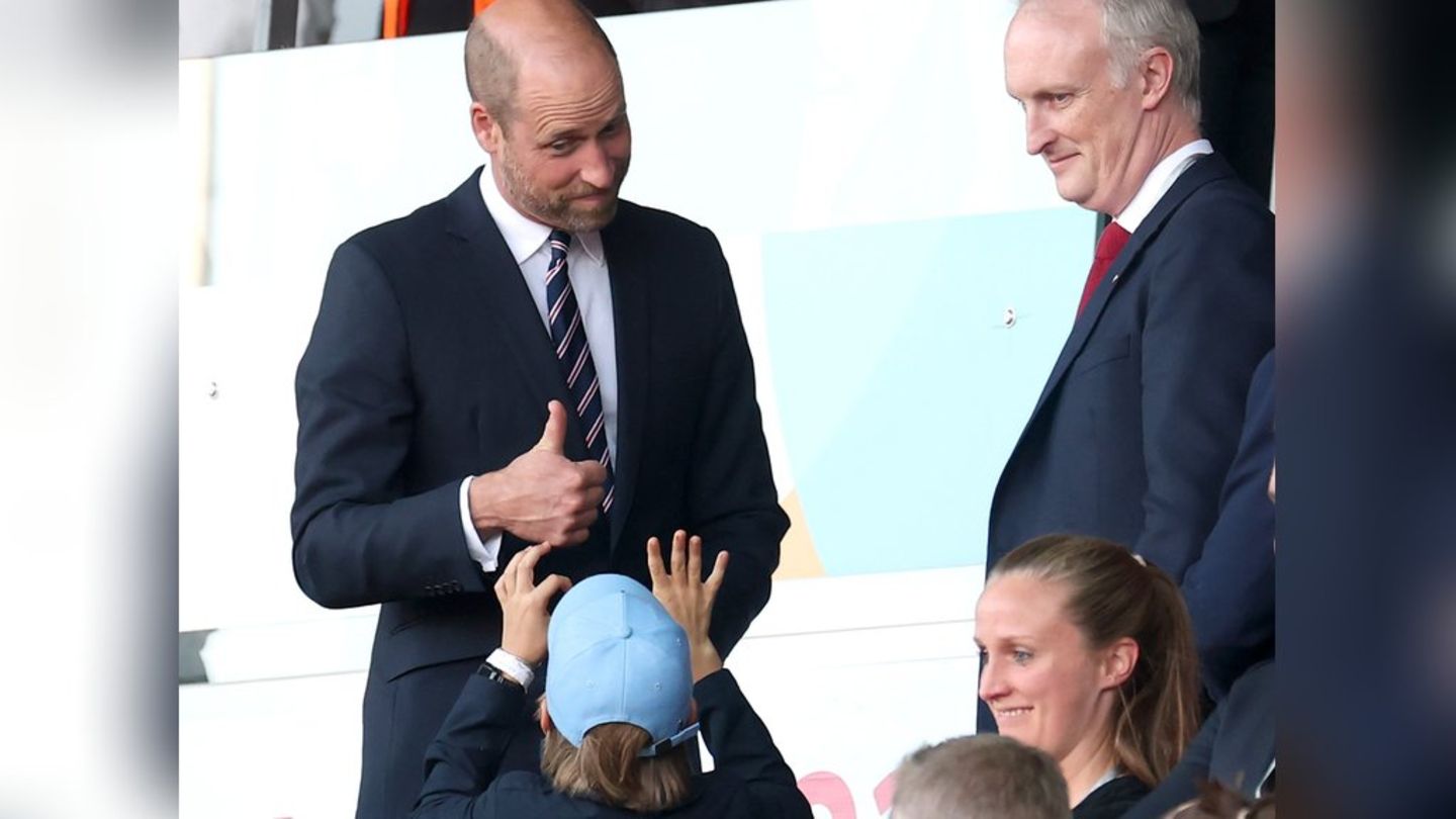 Frauen-EM in der Schweiz: Prinz William darf Schützenfest bejubeln
