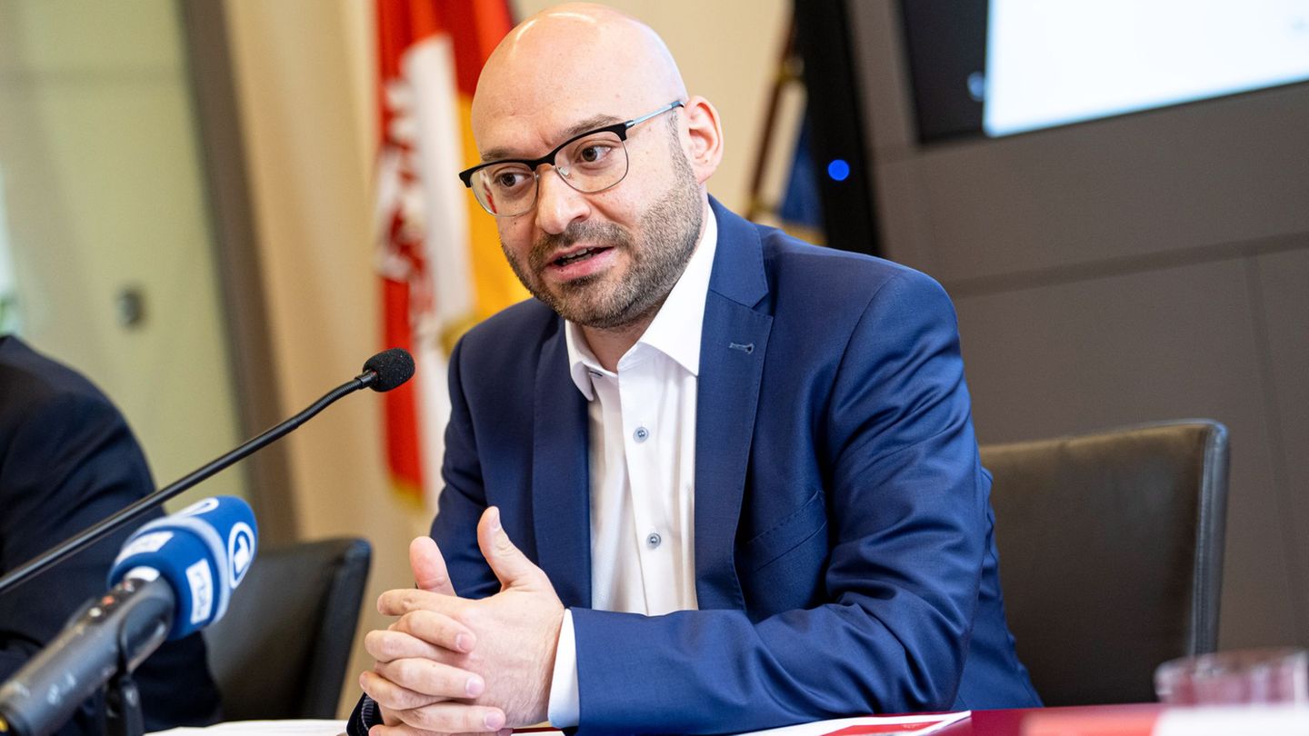 Verfassungsschutzbericht: Zahl der Rechtsextremisten in Brandenburg auf Höchststand