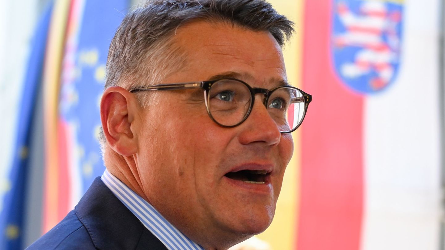 Corona-Aufarbeitung: Auch Rhein verteidigt Spahn gegen Masken-Vorwürfe