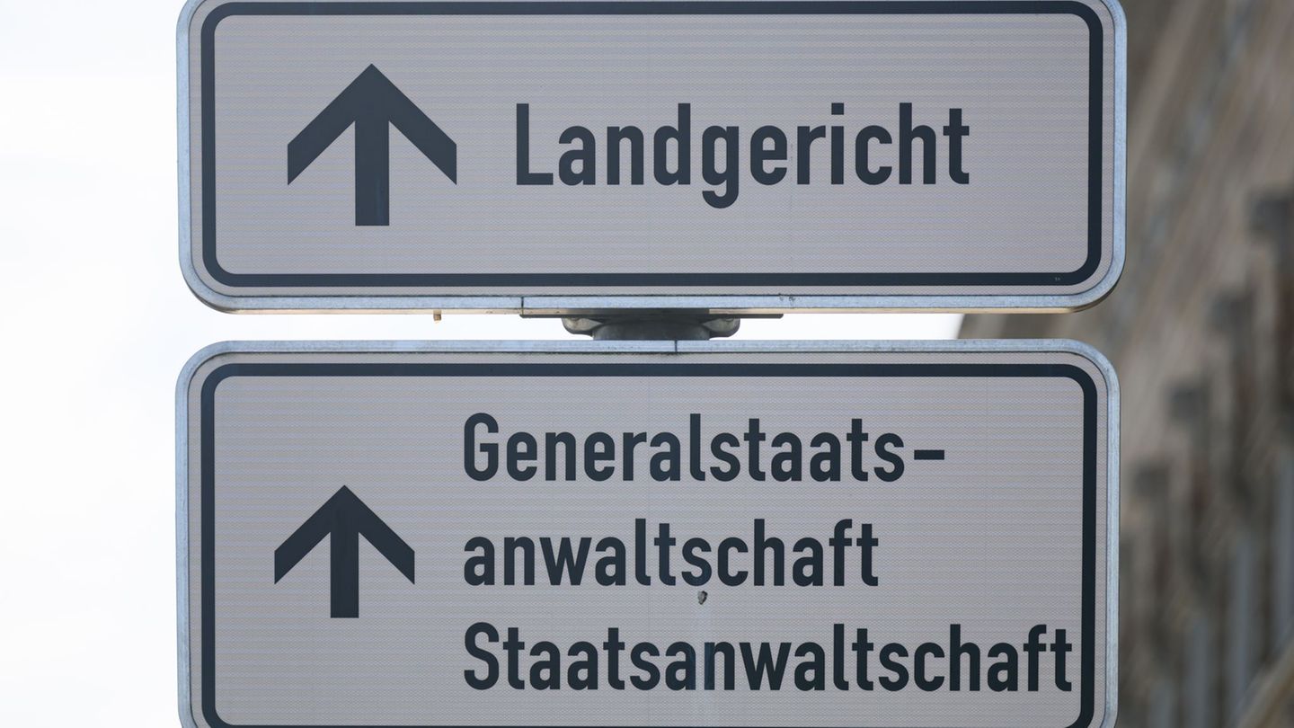 Beihilfe zu Straftat: Anklage wegen Beihilfe zu versuchter Brandstiftung