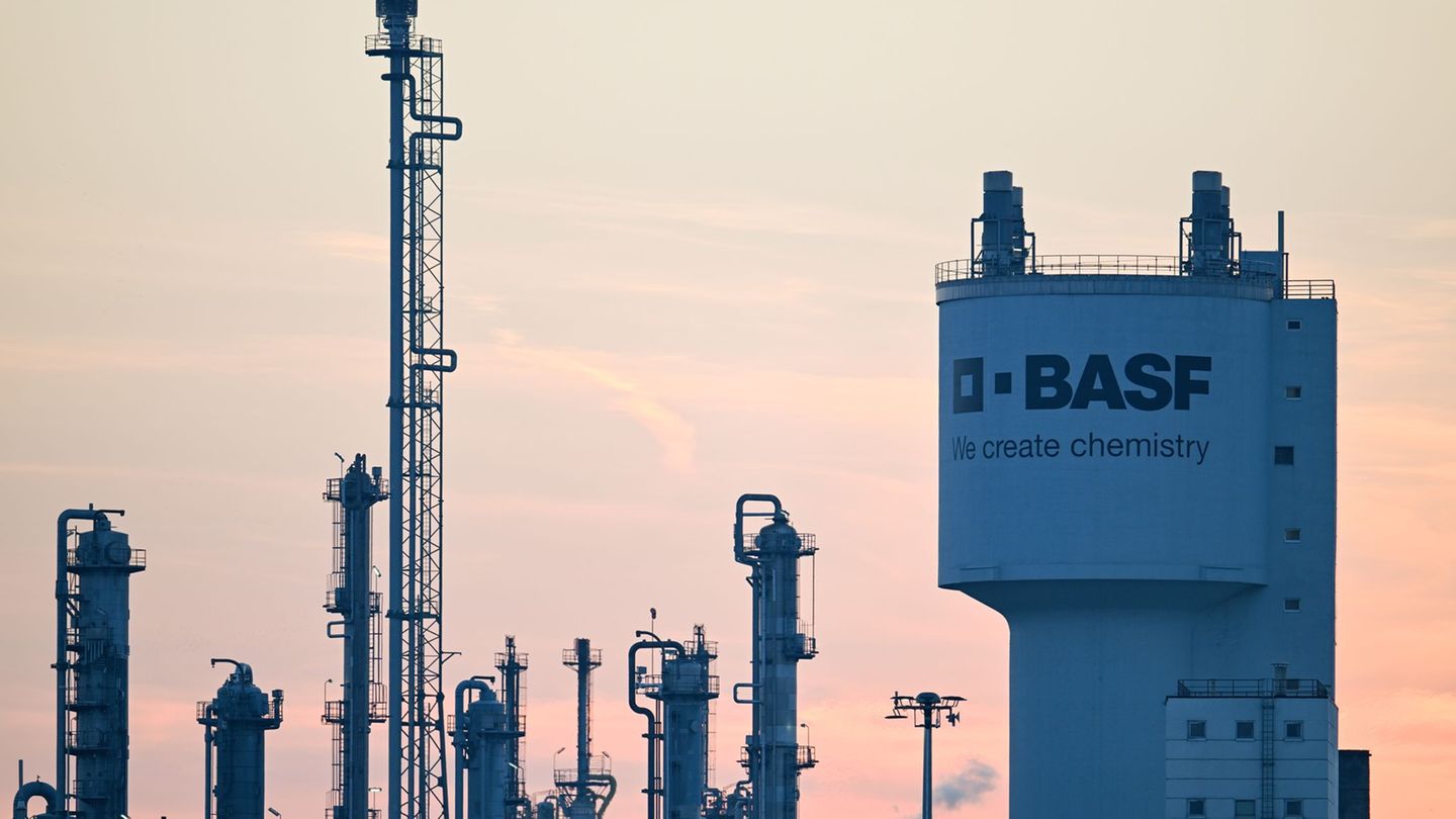 Quartalszahlen: Chemiekonzern BASF senkt Gewinnprognose