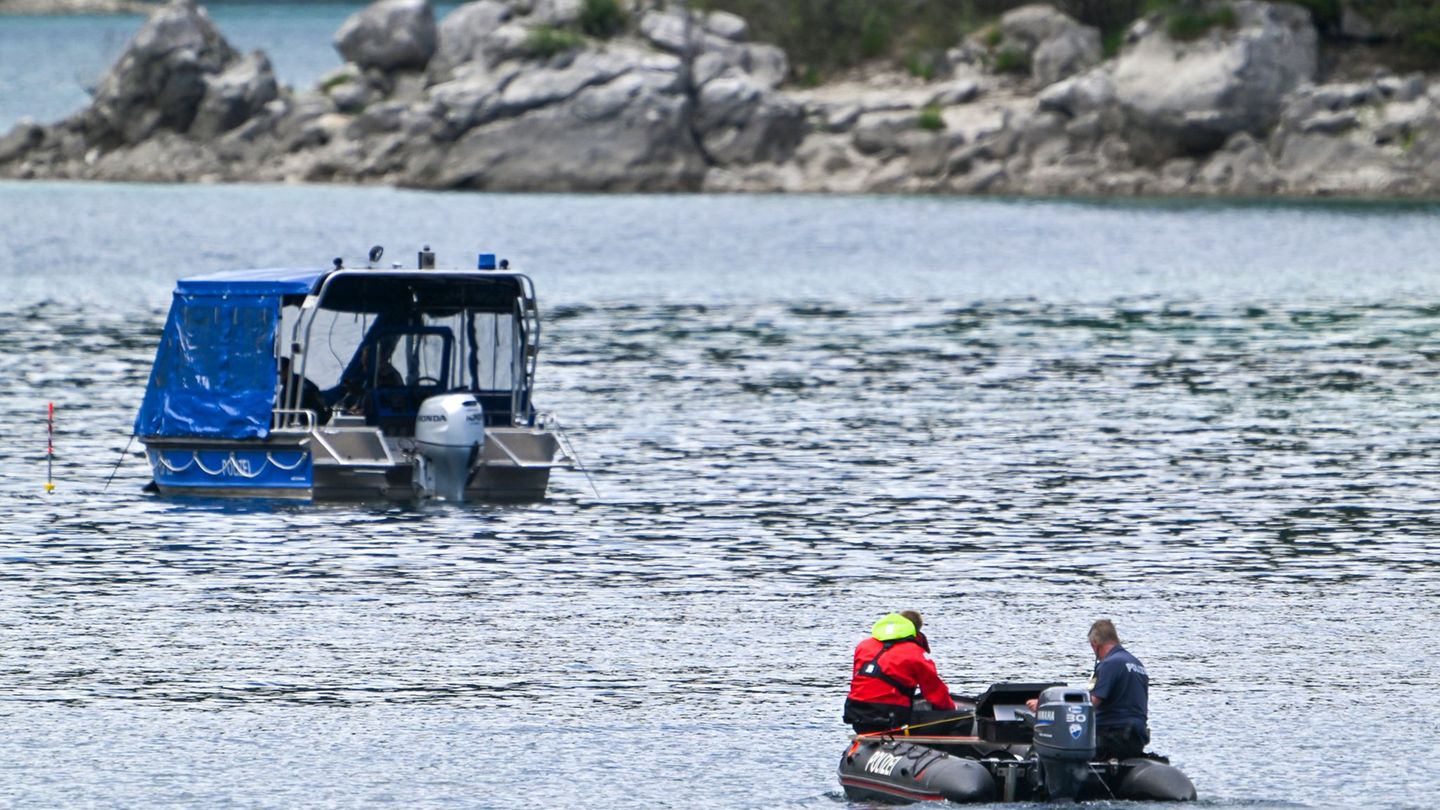 Tretboot-Unglück: Vermisstensuche im Eibsee geht auch nach einer Woche weiter