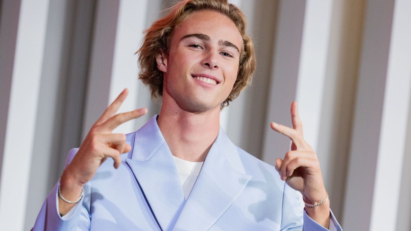 Leute: „GNTM“-Gewinner Rüdiger bleibt dem Skateboard treu