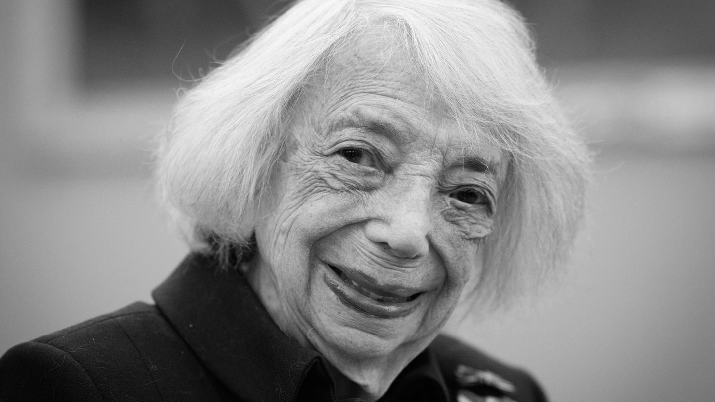 Theaterabend: Hommage für Margot Friedländer am Berliner Ensemble