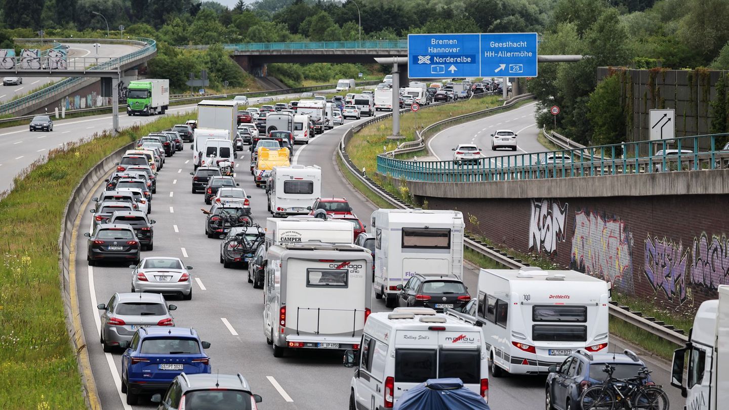 Verkehr: Ferien in NRW – ADAC erwartet volle Straßen im Nordwesten