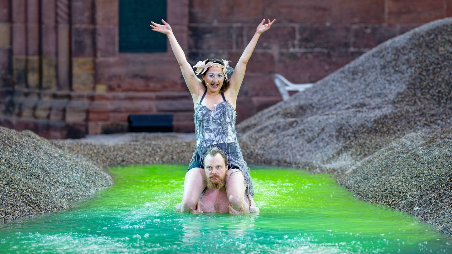 Mythos vor dem Dom: Nibelungen-Festspiele mit „See aus Asche“ eröffnet