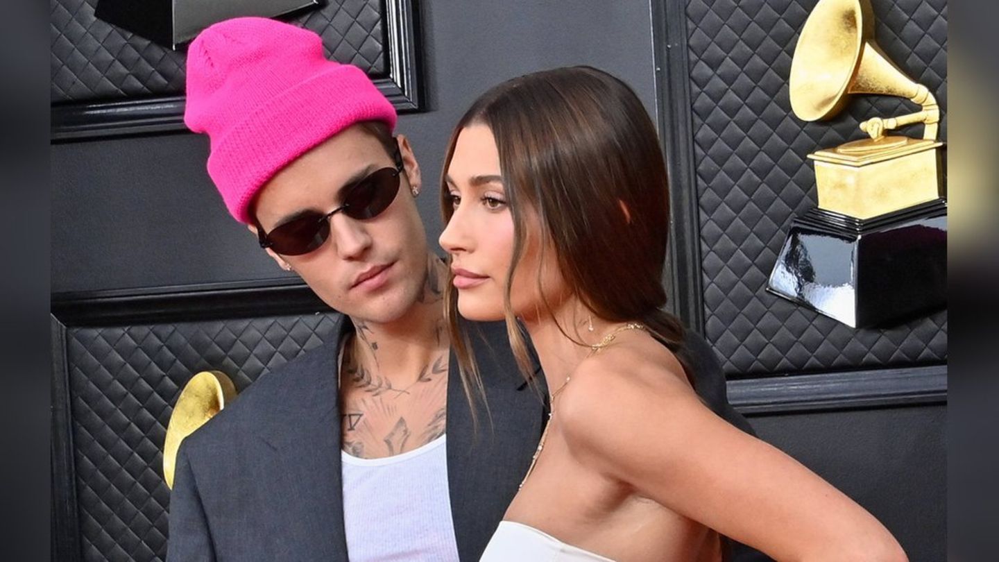 Justin Bieber: Popstar schwärmt von Ehefrau in Bikini