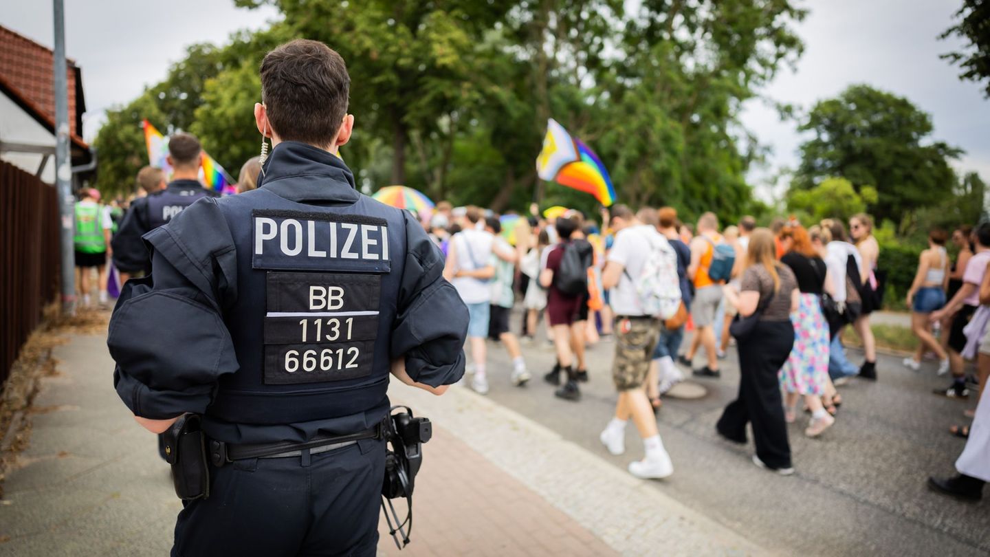 Christopher Street Days: Polizei sichert CSDs in mehreren Städten Brandenburgs
