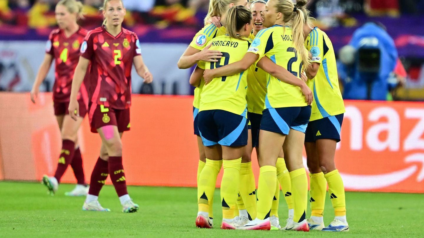 Fußball-EM: „Liegen am Boden“: DFB-Frauen von Schweden vorgeführt